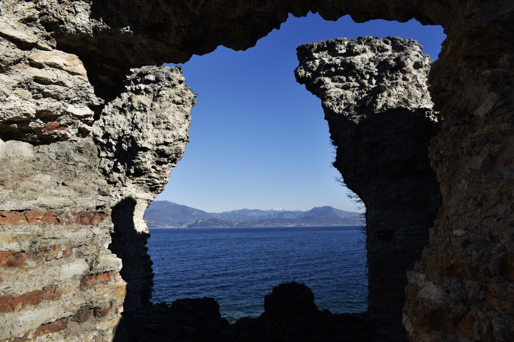 Gli studenti di Nuove Tecnologie dell'Arte alle Grotte di Catullo