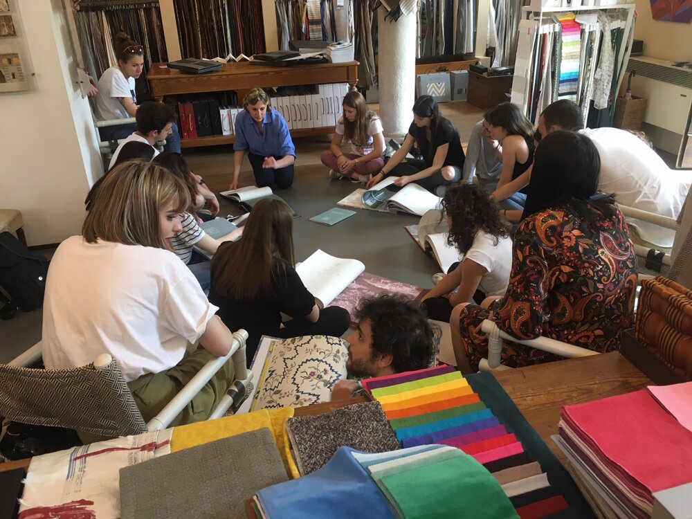 La classe del III anno di Interior Design in visita da Sottini