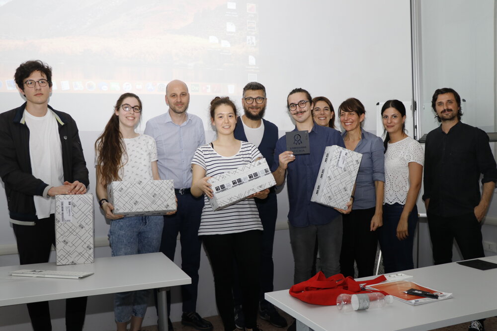 I ragazzi di Grafica premiati per la comunicazione di Lombardo Srl