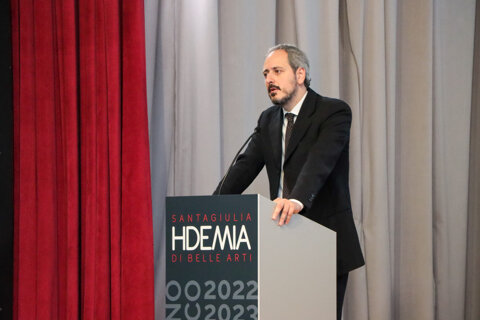 La lectio magistralis dell'artista visivo Tosatti apre l'anno accademico dell'Accademia SantaGiulia La lectio magistralis dell'artista visivo Tosatti apre l'anno accademico dell'Accademia SantaGiulia