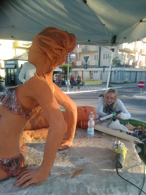 Installazione delle sculture 'I Bagnanti' Installazione delle sculture 'I Bagnanti'