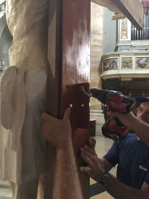 Installato a CastenedoloCristo crocifisso trionfante | News Accademia Installato a CastenedoloCristo crocifisso trionfante | News Accademia